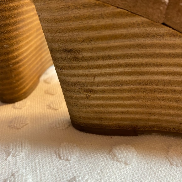 LUCKY BRAND Women's Suede Lace-Up Heeled Booties - Picture 16 of 16